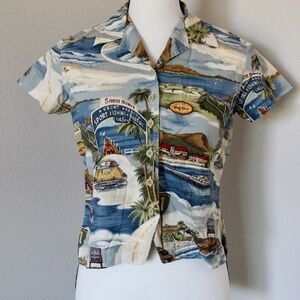 Blue & Beige Vacation Motif Cropped Button Front Shirt